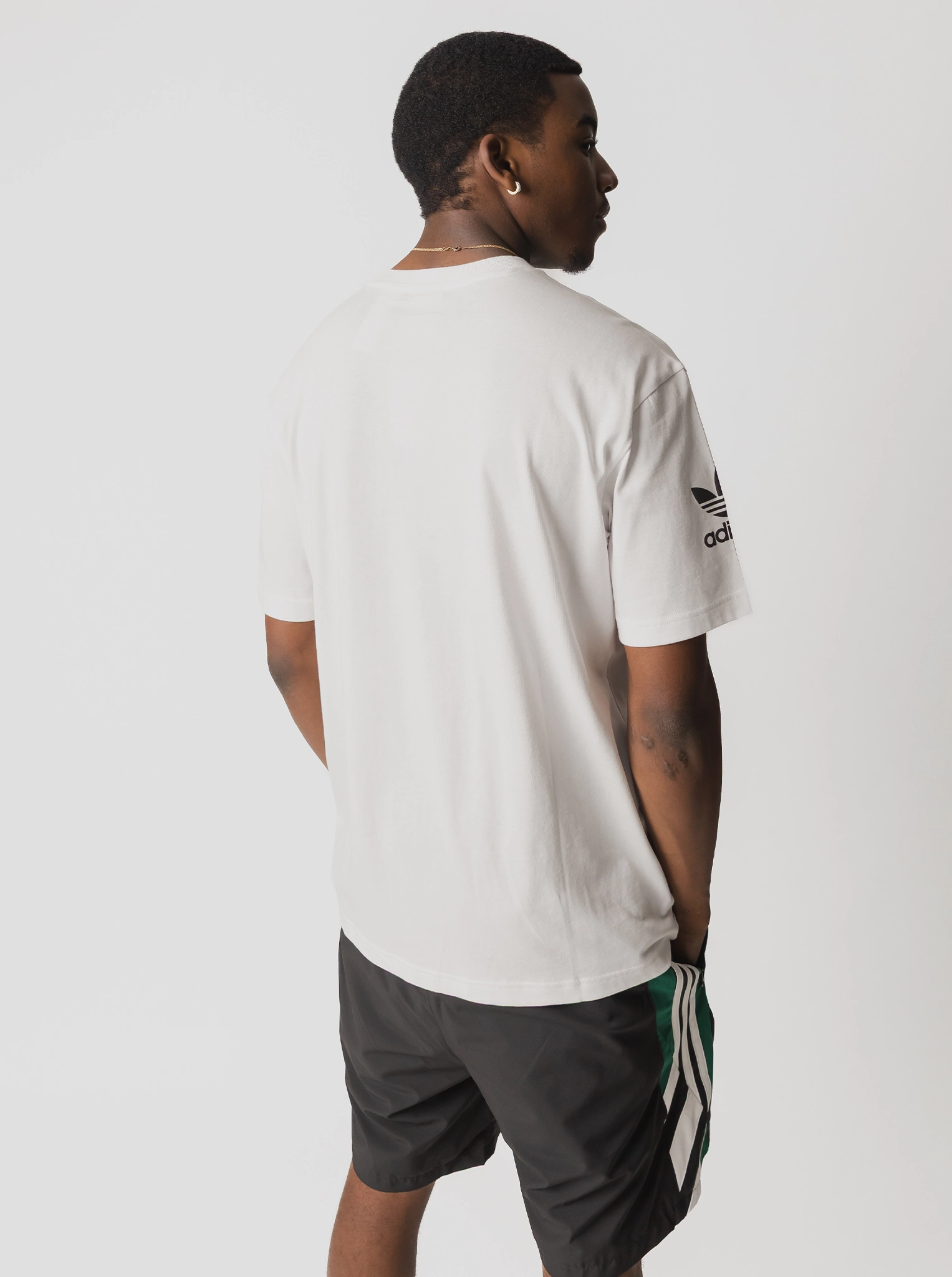 Chic Design 90's Football Tee