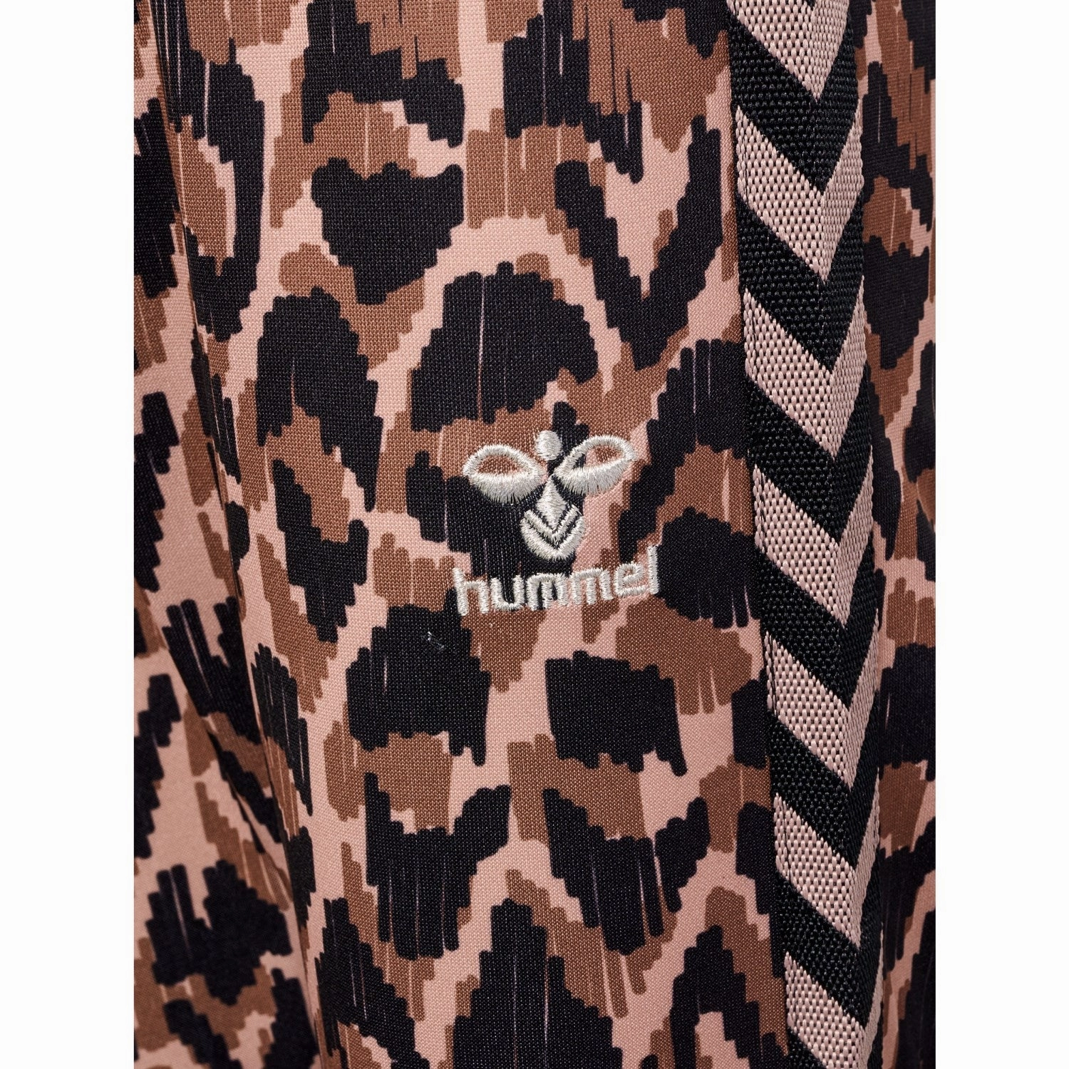 Hummel Adobe Rose Ammi Sweatpants runway nuclear power