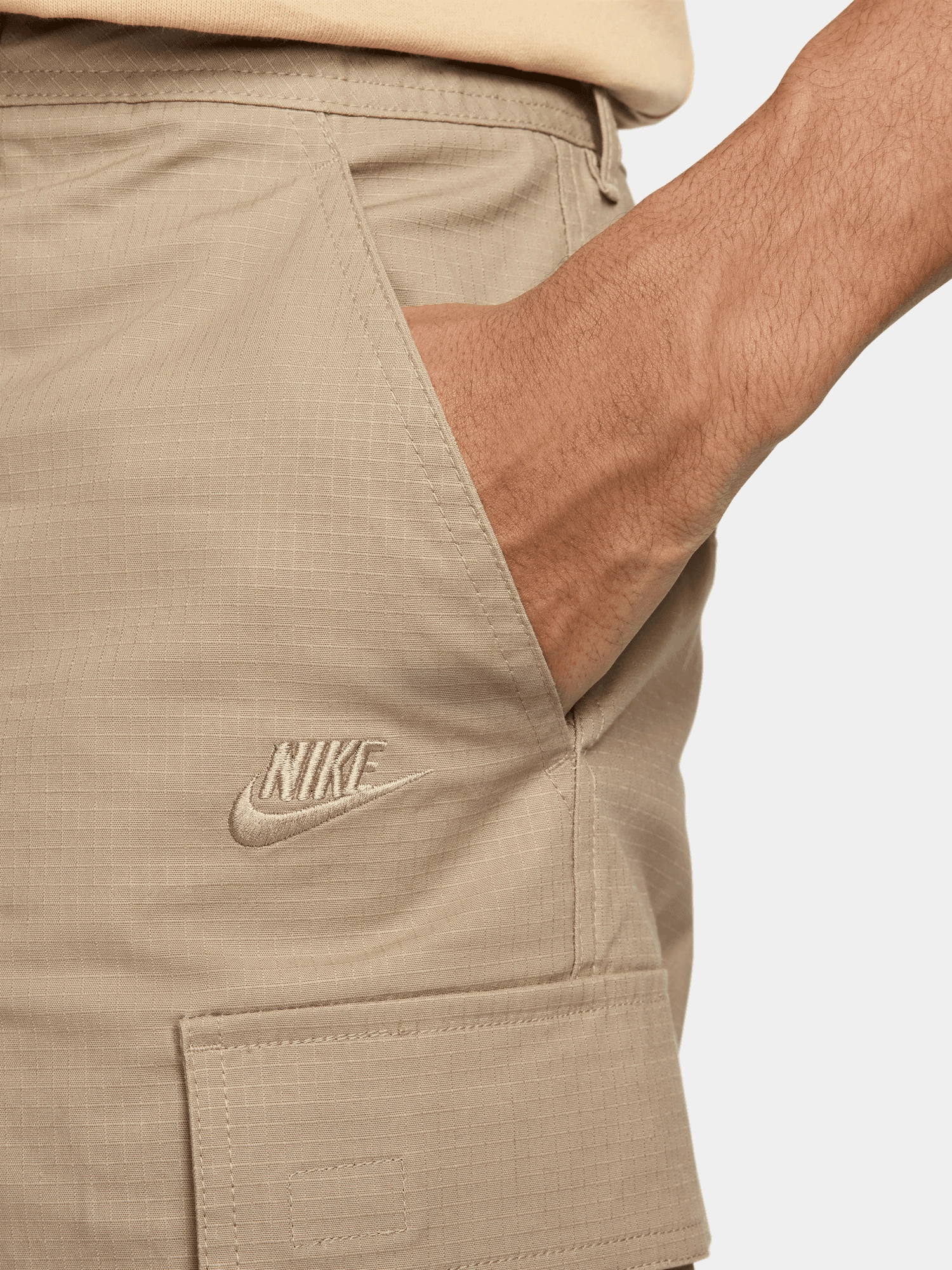 Woven Cargo Short Fresh Day Contoured Articulation