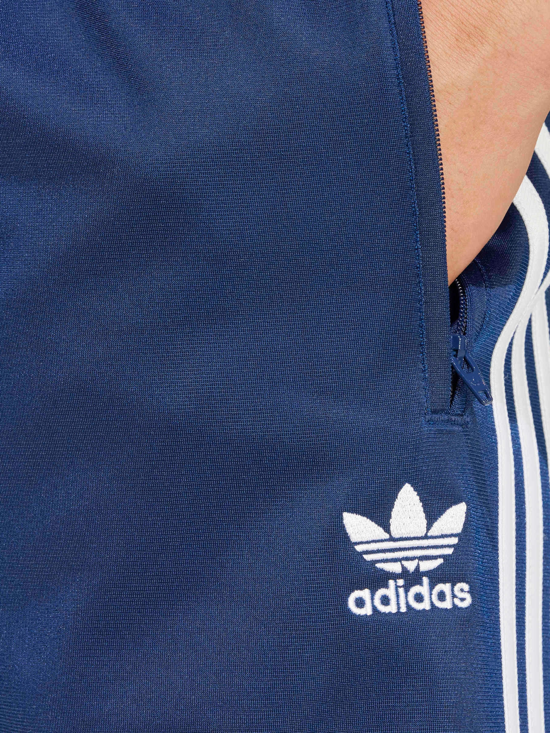 Fitness Ready Adicolor Firebird Short