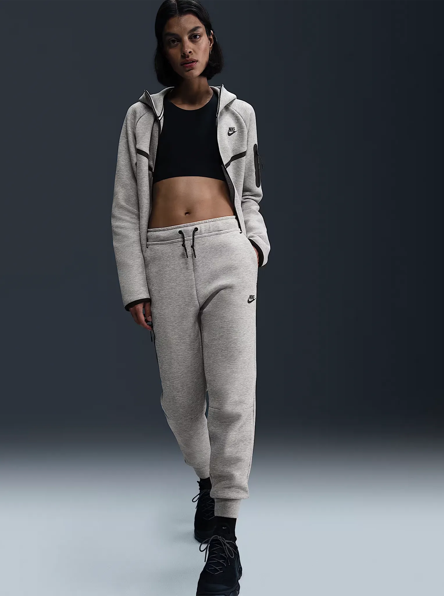 Flexible Comfort Sportswear Tech Fleece Mid-Rise Joggers