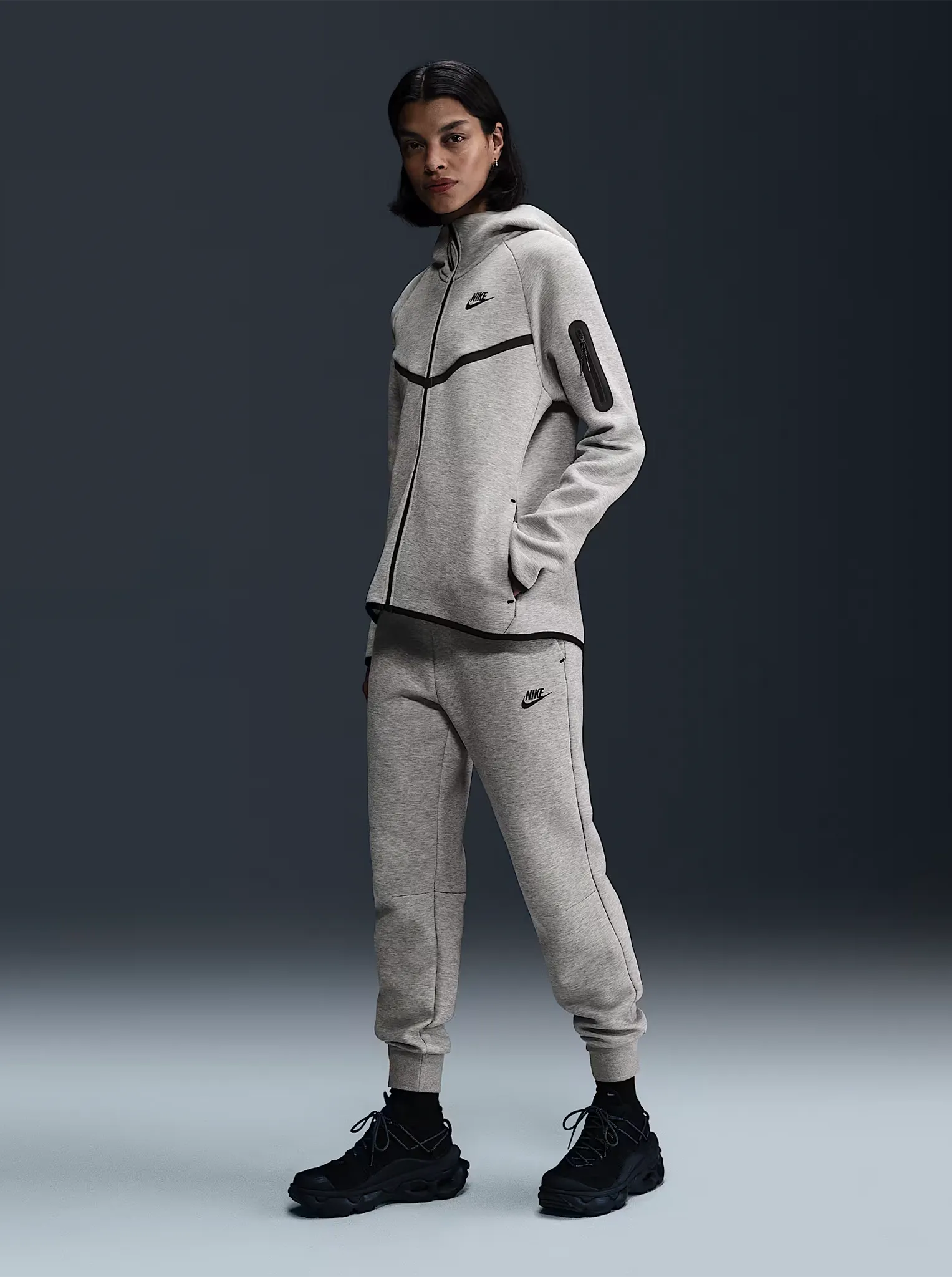 Sportswear Tech Fleece Mid-Rise Joggers Comfortable Cut Lightweight