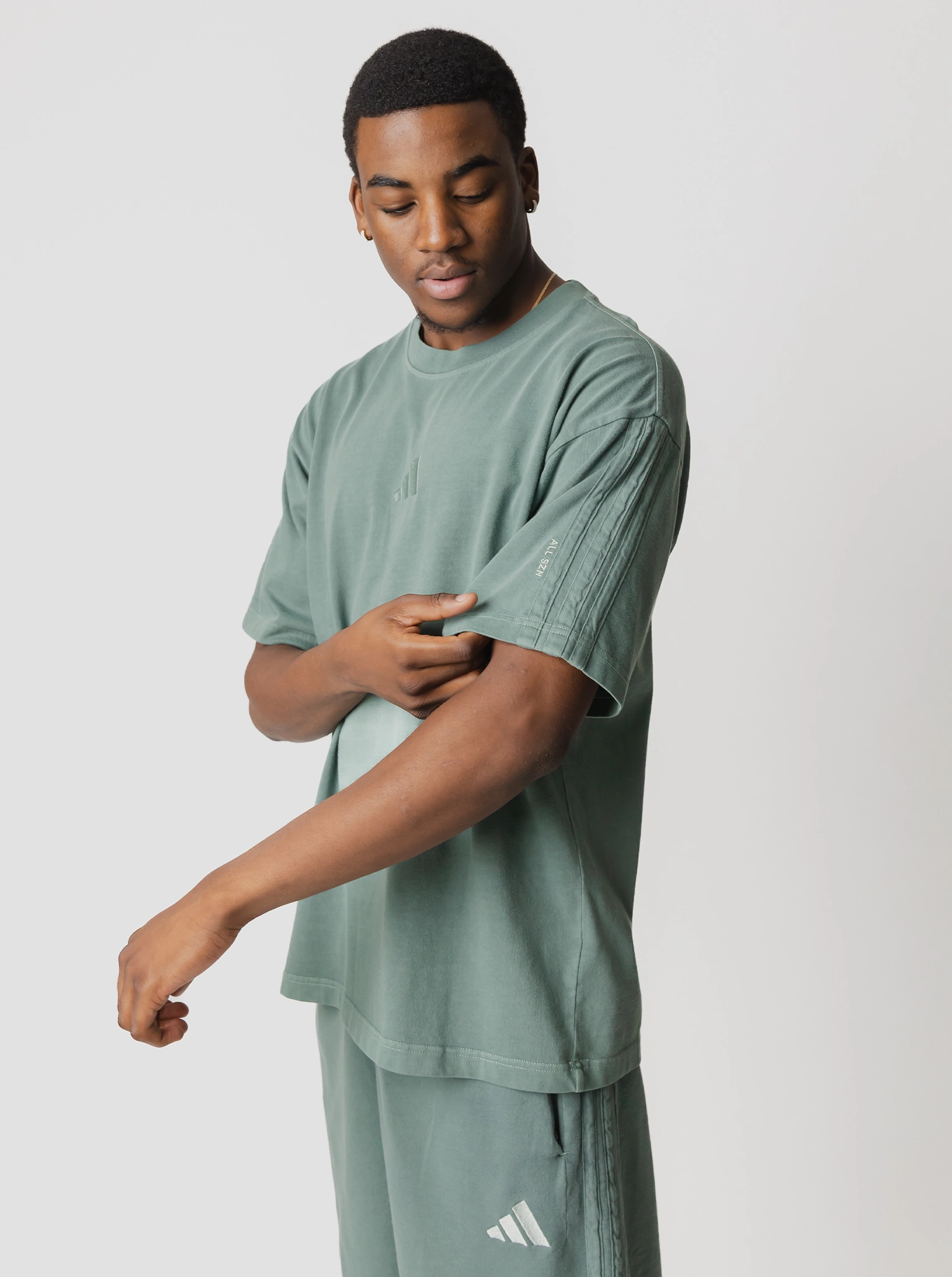 Classic Chic print design All SZN Washed T-Shirt