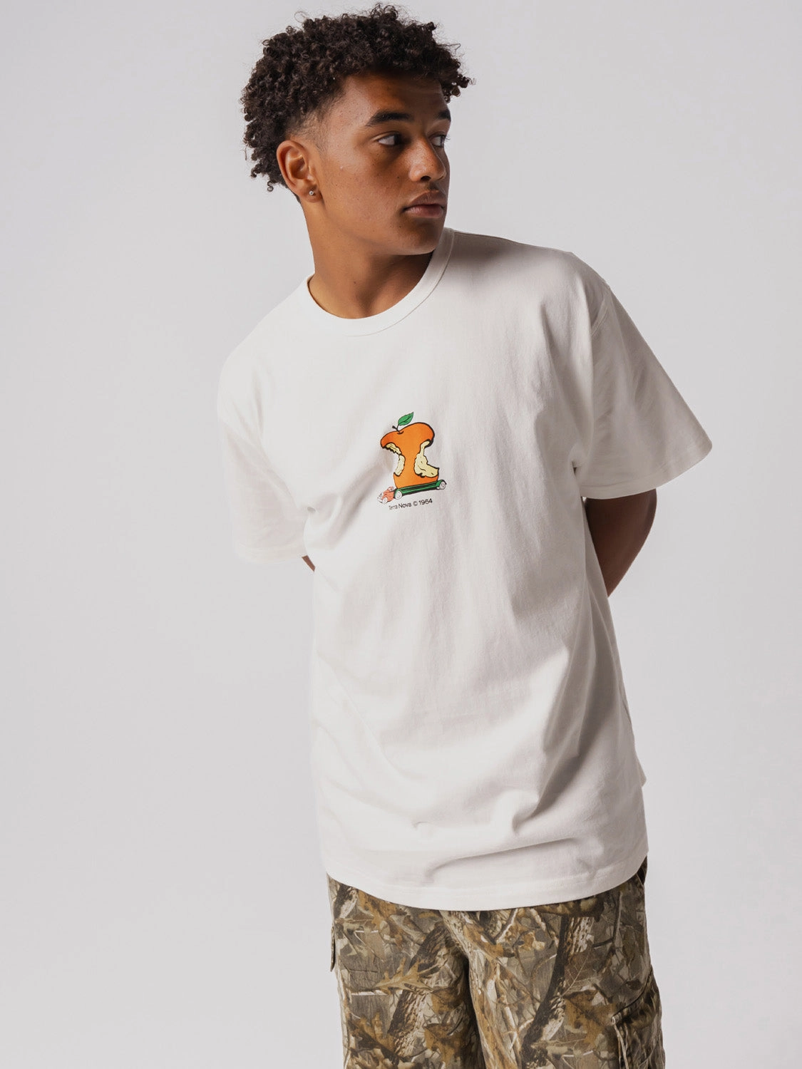 Cozy and Light Elegant Apple Graphic Tee