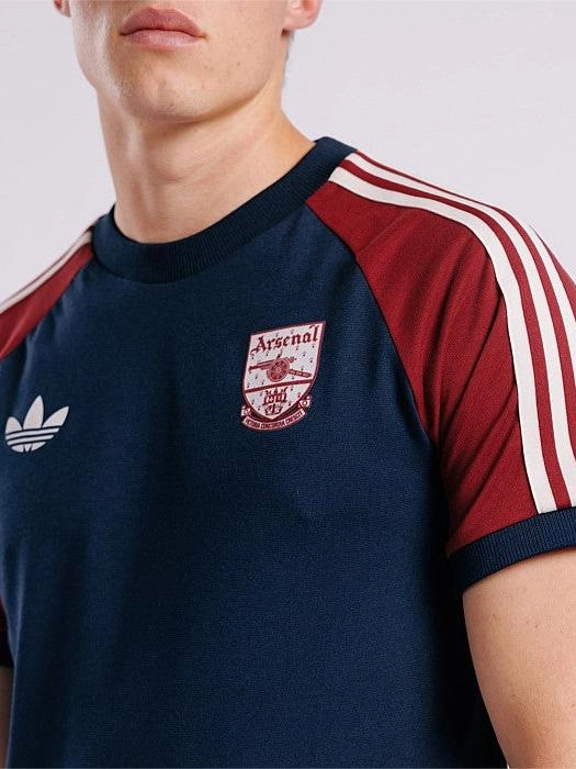 Arsenal Adicolor Classics 3-Stripes Tee Daily Trend Look Chilly Day Style