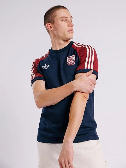 Versatile Style Trend Arsenal Adicolor Classics 3-Stripes Tee