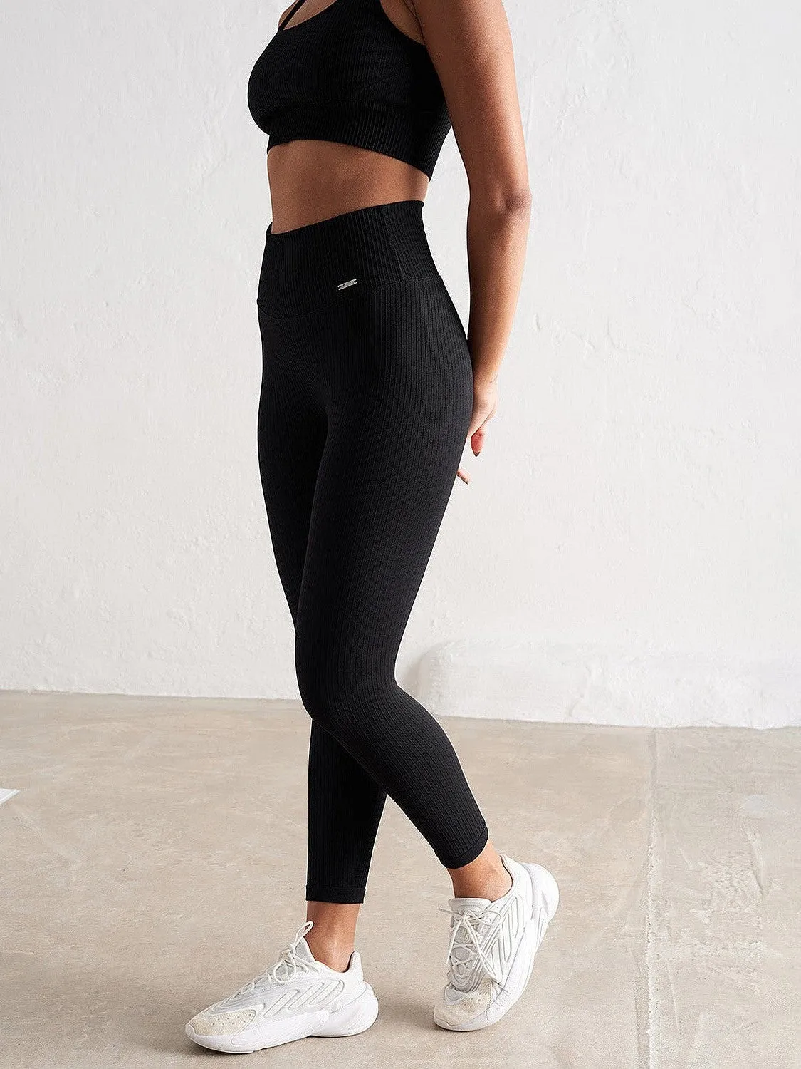 Fashionable Layers Black Ribbed Seamless Tights