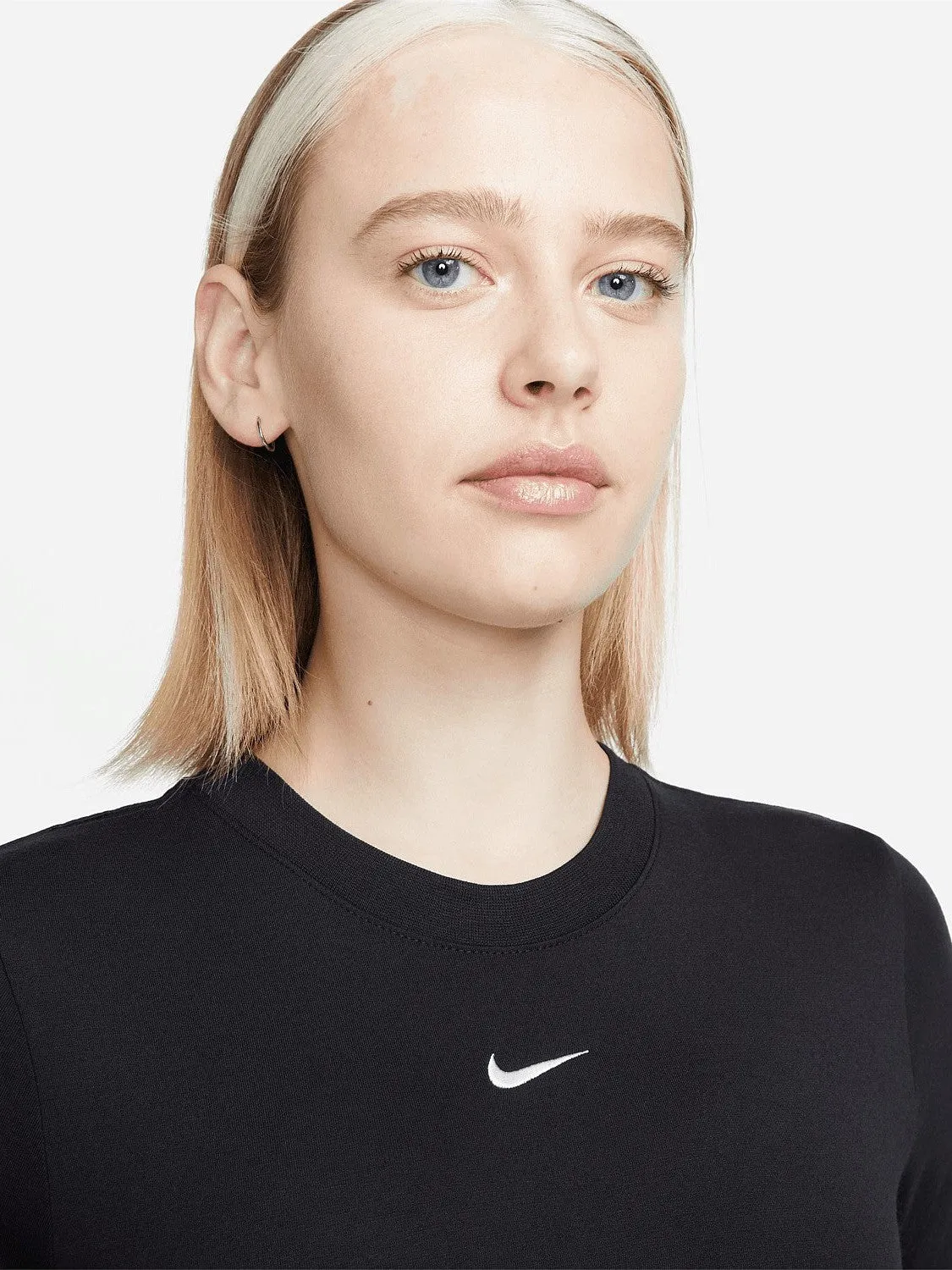 Sportswear Essential Slim-Fit Cropped T-Shirt Premium Cotton Blend