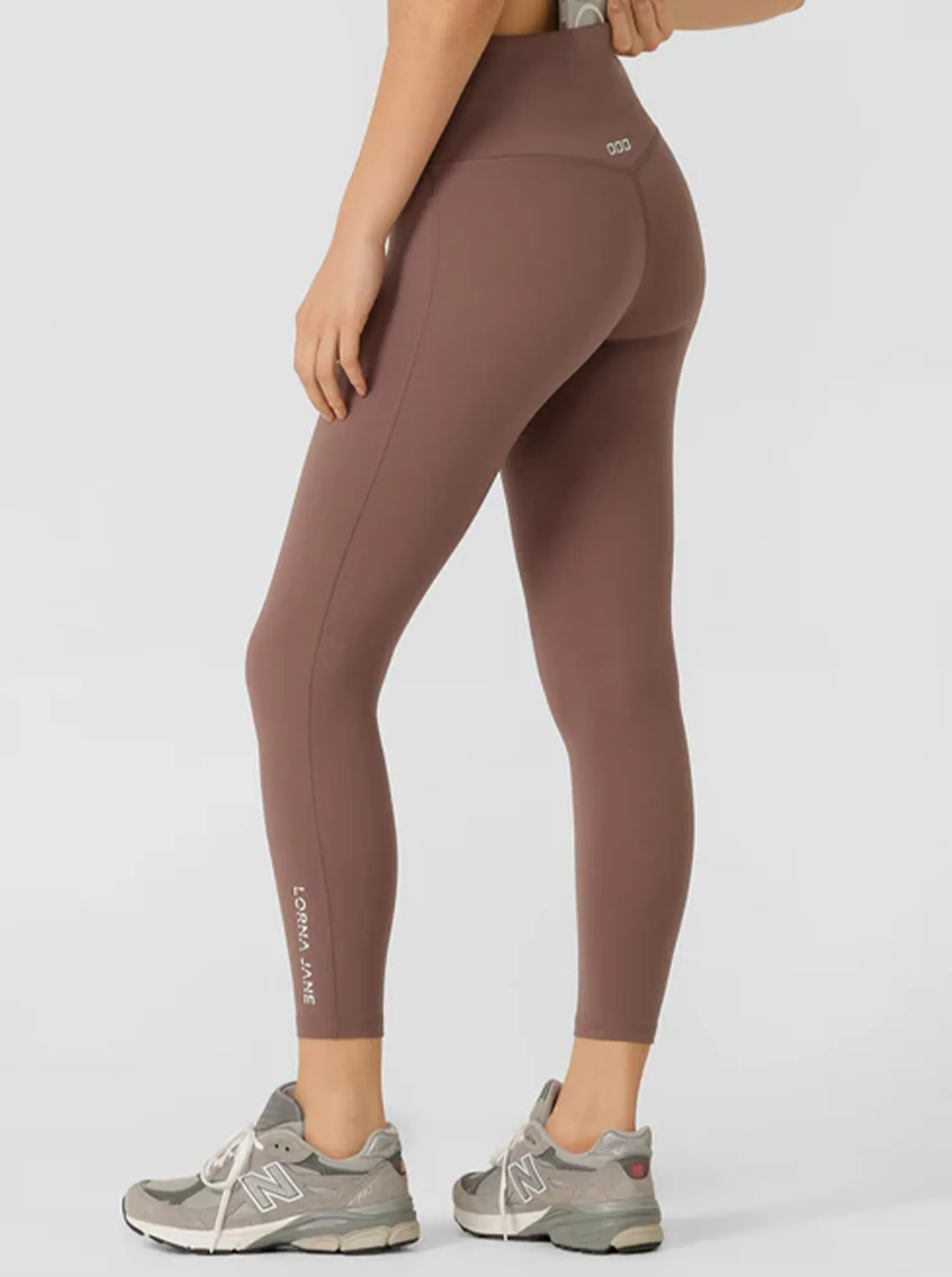 Athletic Fit Lotus No Chafe Phone Pocket Ankle Biter Leggings