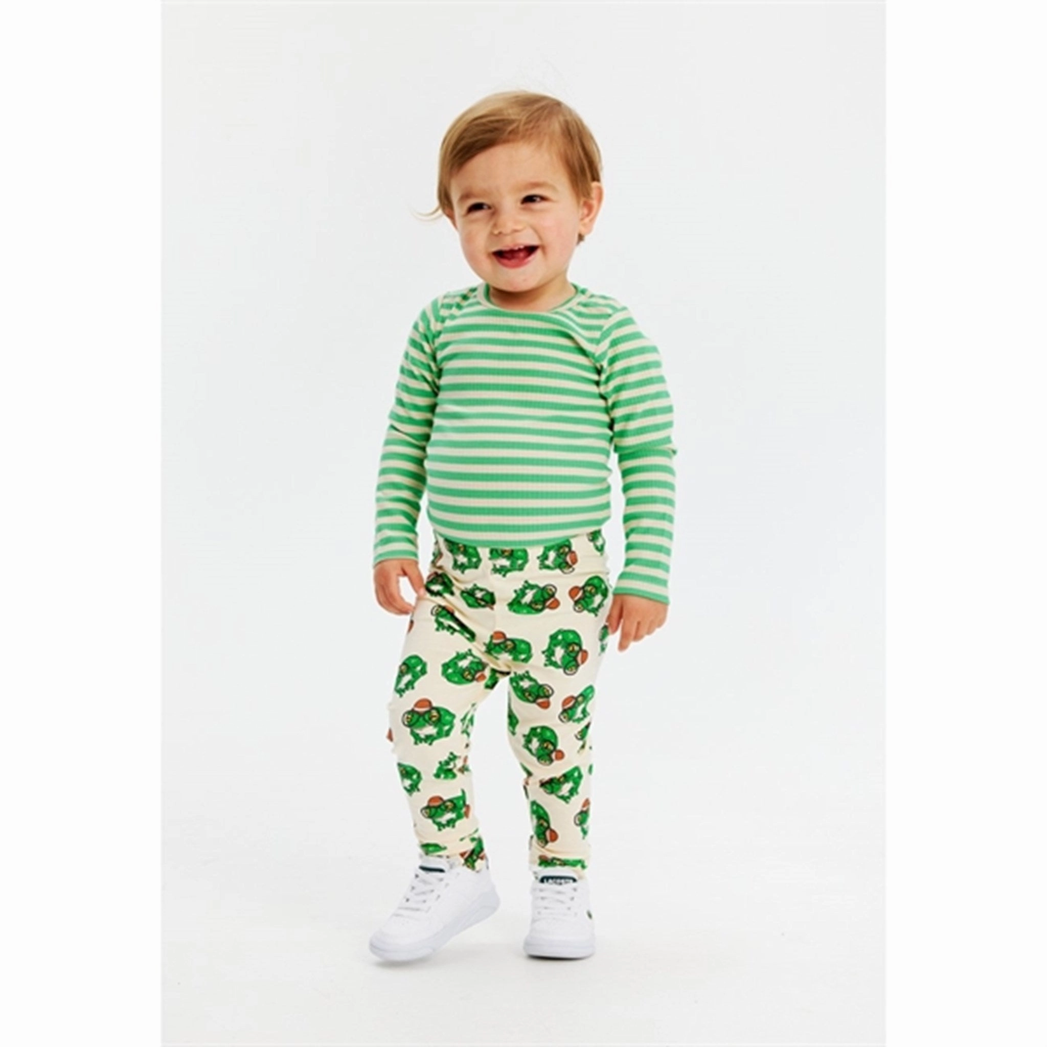 Fashionable Fit THE NEW Siblings White Swan Jacko Leggings