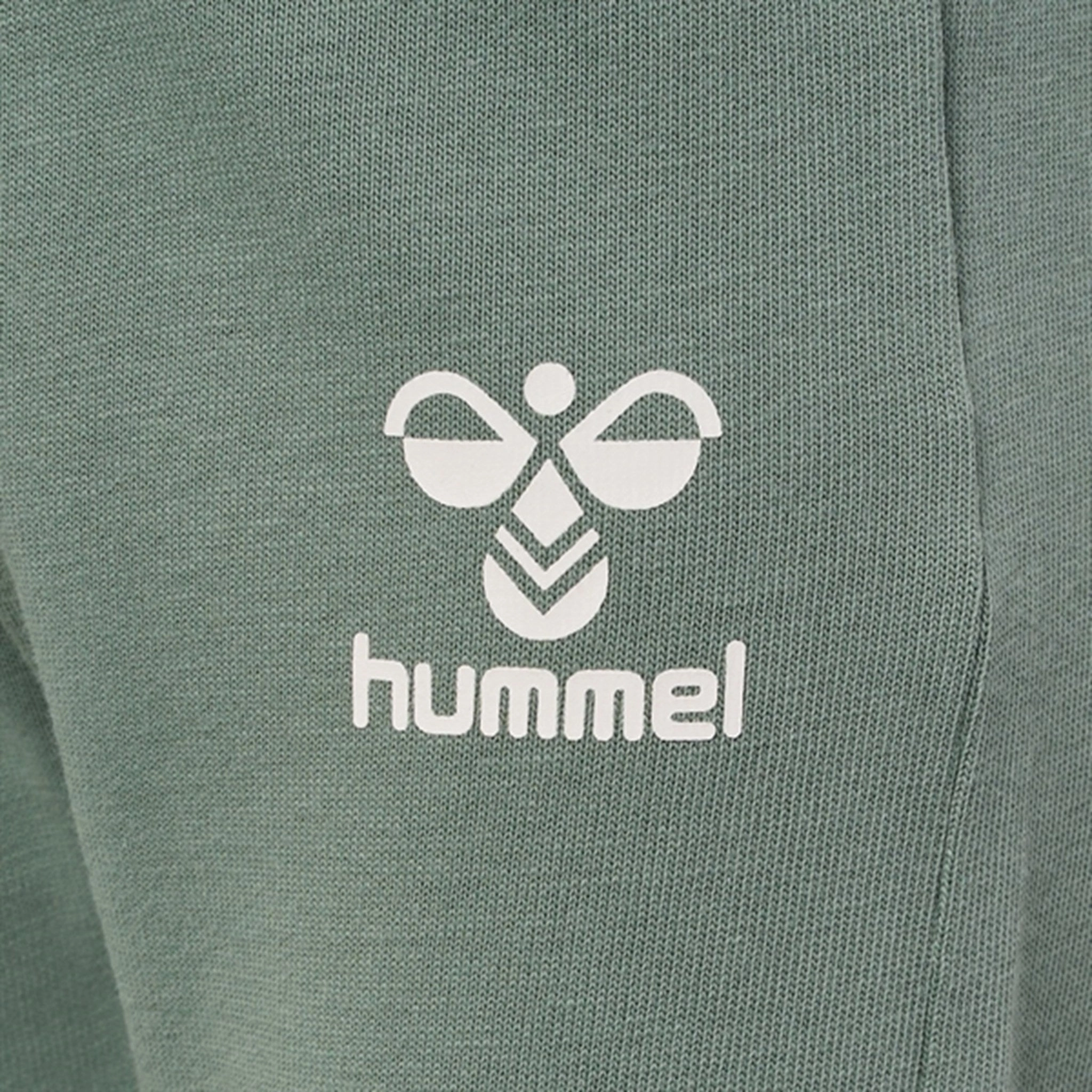 Competitive sports apparel Cream Hummel Laurel Wreath Arine Crewsuit