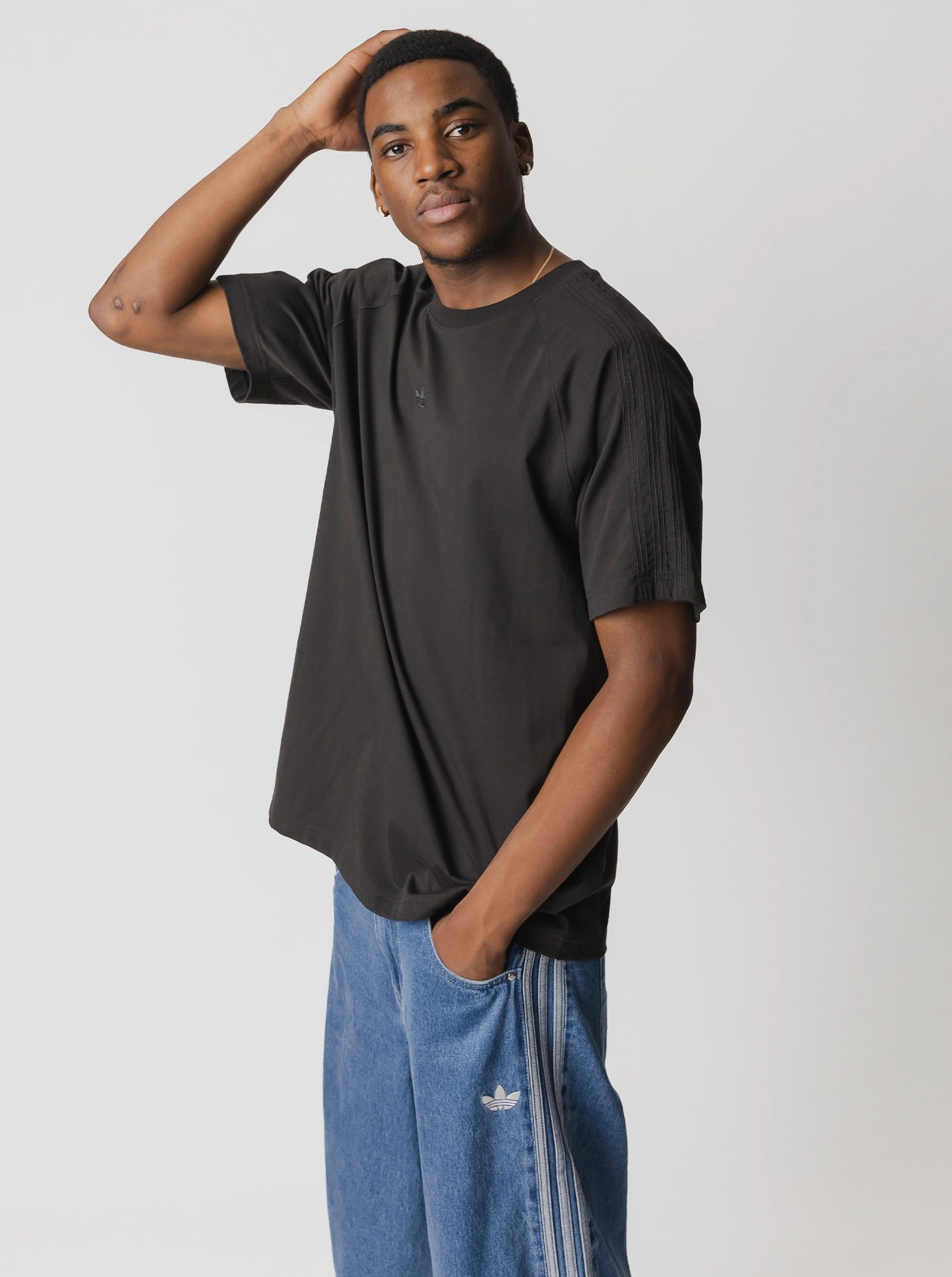 Premium Essentials T-Shirt Ruffled edges