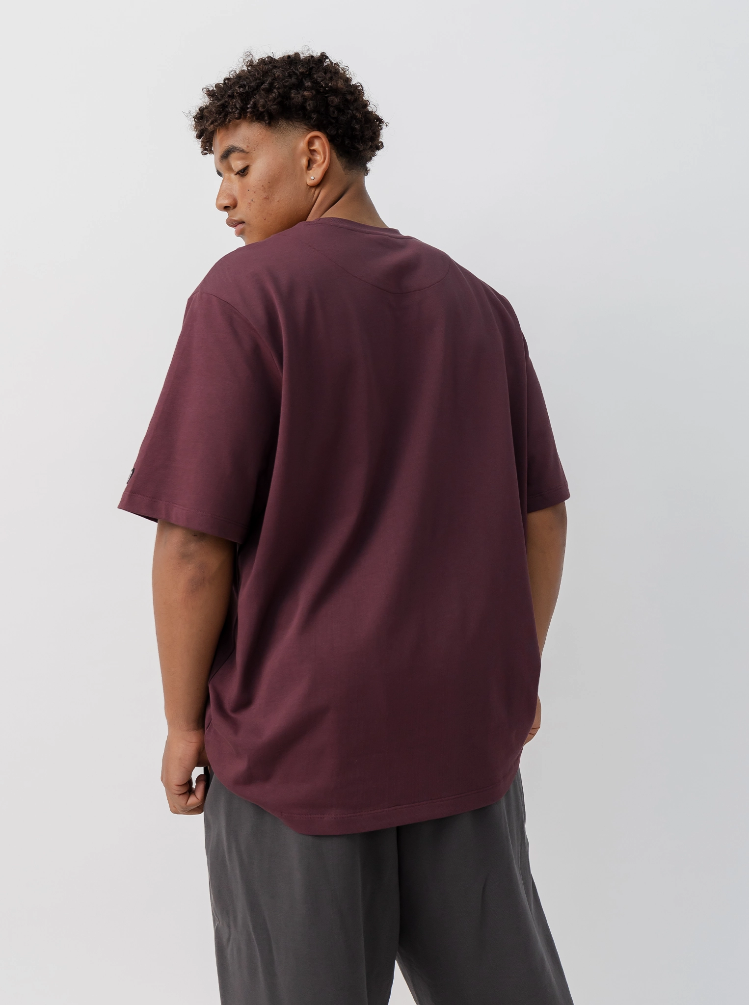 Simple and Comfortable Classic Logo Heavyweight Track Tee