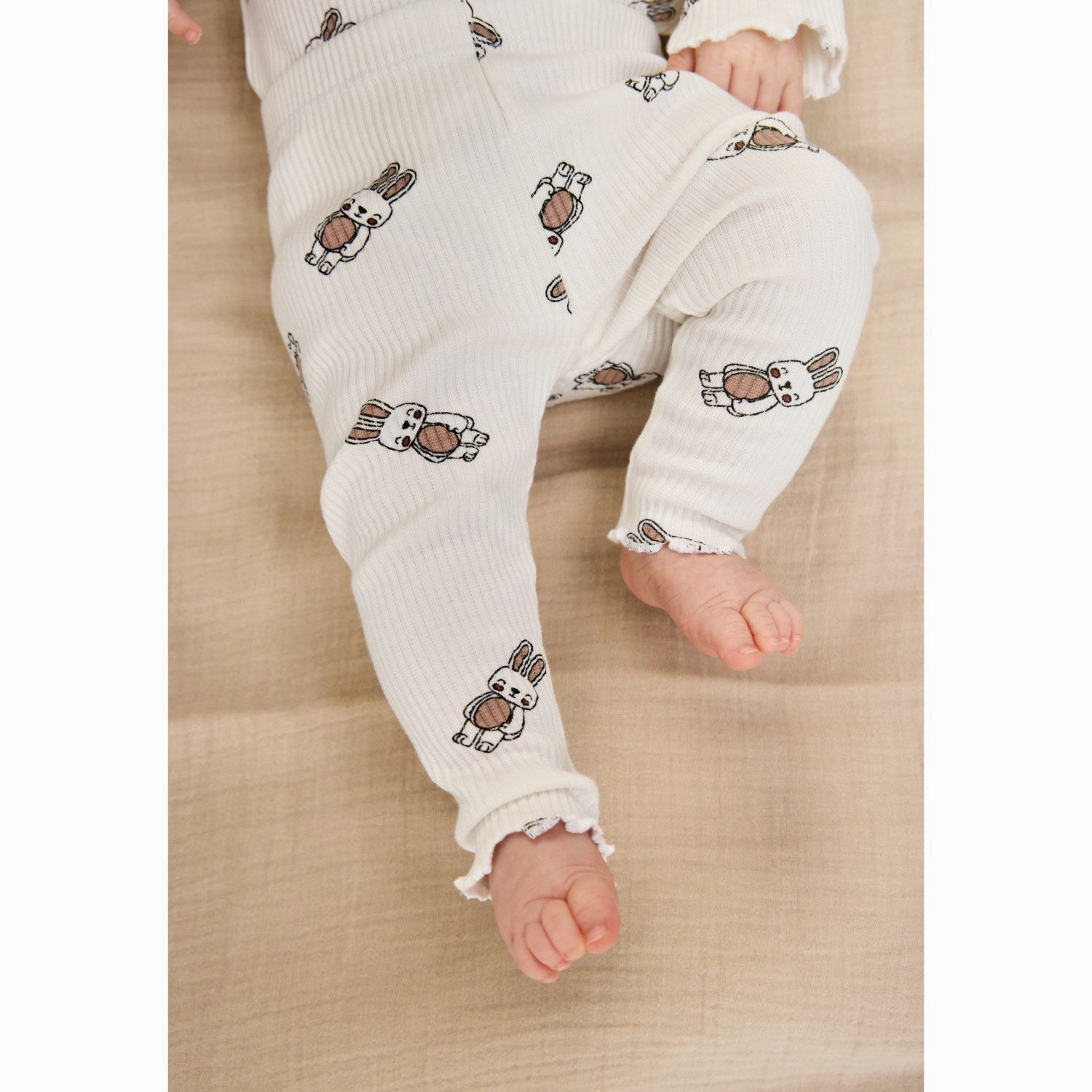 Chic And Comfortable THE NEW Siblings Cloud Dancer AOP TNSBPippa Rib Leggings