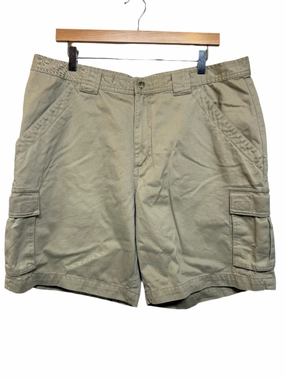 muted colors Weekend Outfit Columbia Mens Tan cargo Shorts (Size XL)