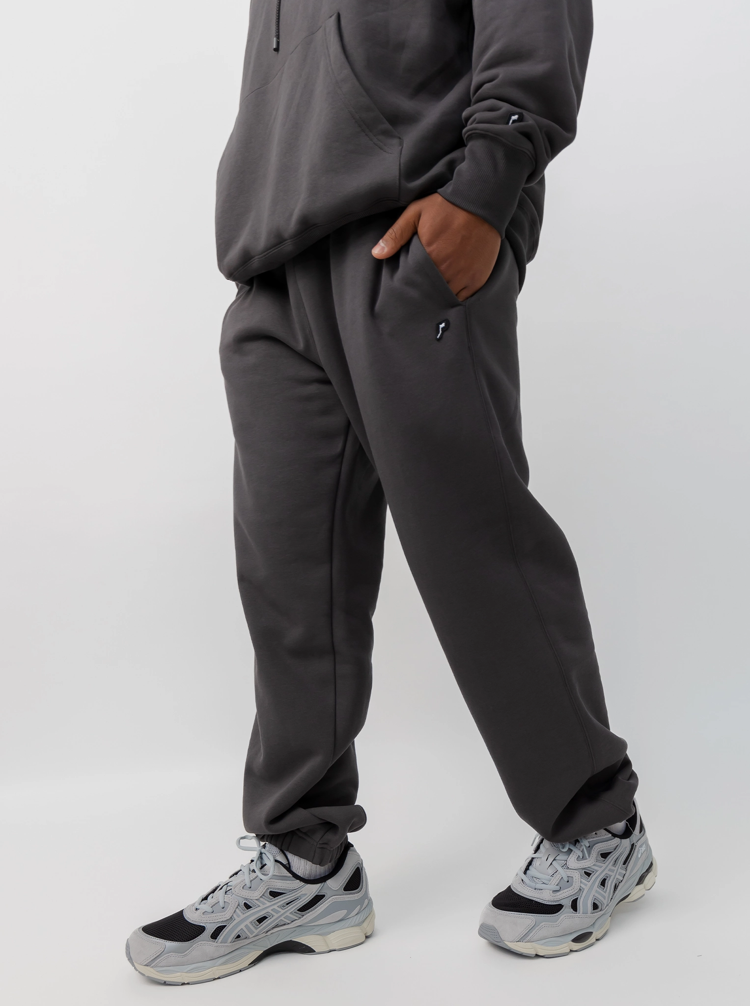 Elastic Free Cuffs Cuffed Sweatpant