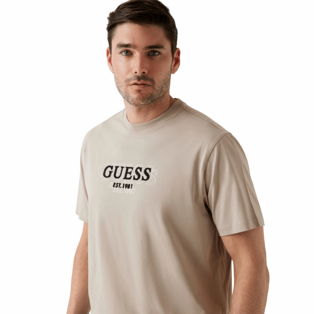 Guess Small Logo T-Shirt Men Airflow Ventilation Design Casual Essentials Wear