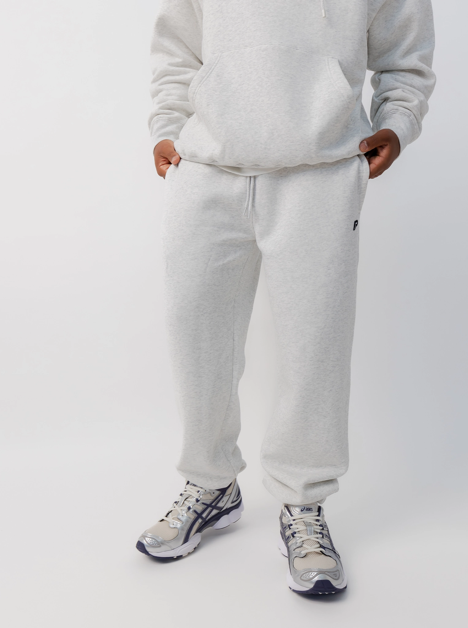 Cuffed Sweatpant Dark wash