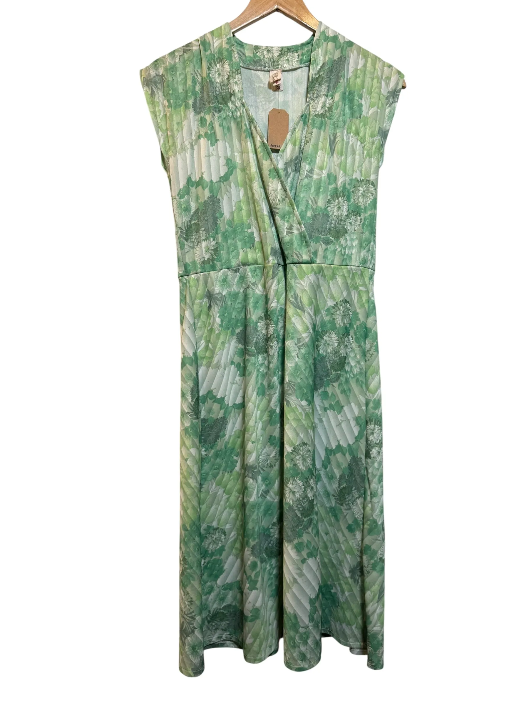 Debreceni Ruhagy??r Women's Green Floral Dress (Size L) Shirred-Detail