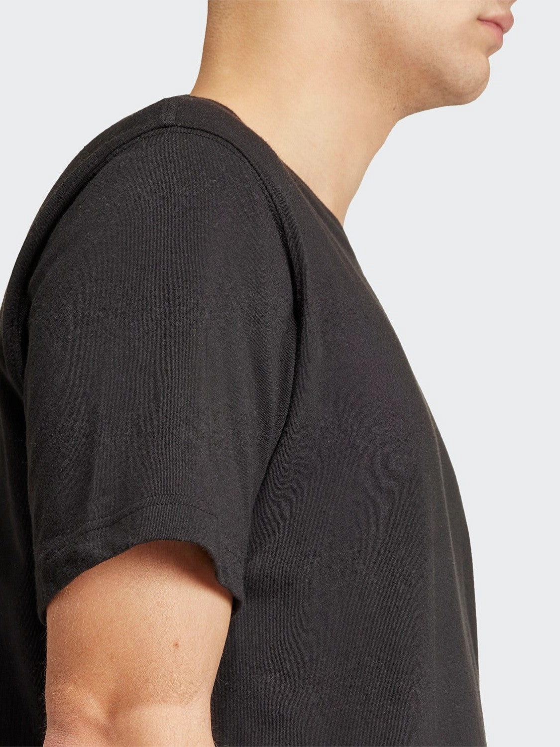 Essential Trefoil Tee Ribbed Collar Trim