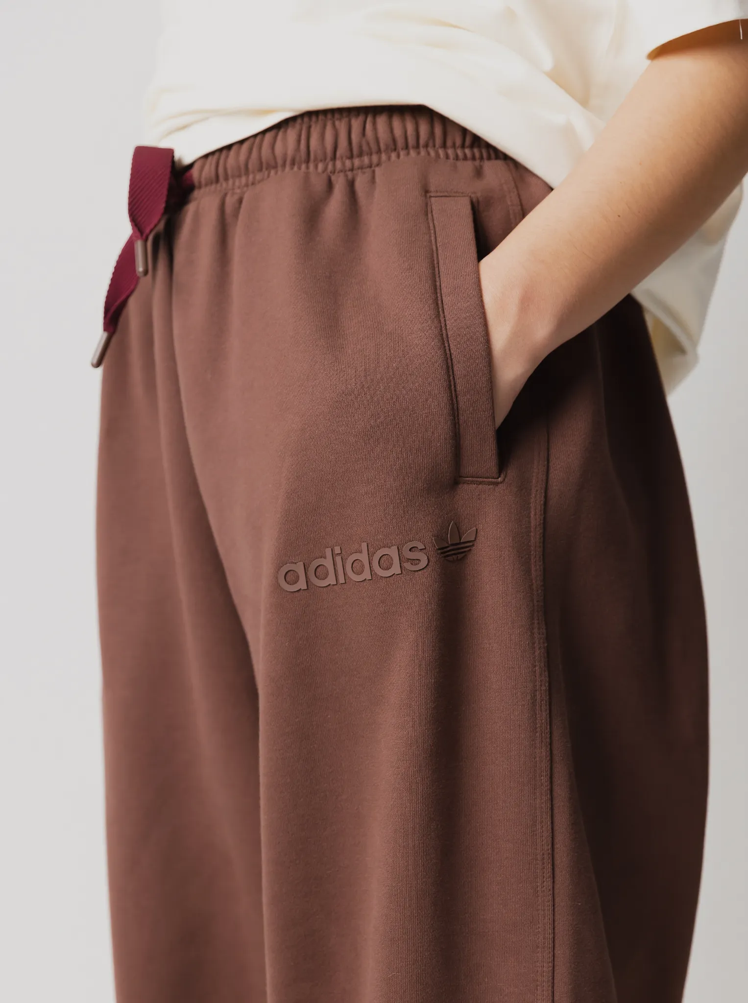 Non Slip Waistband Essentials Linear Oversized Jogger