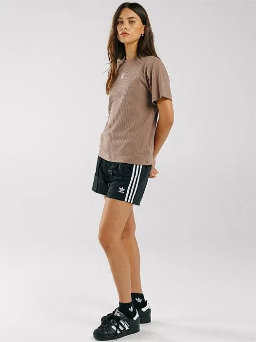 Essentials Wide Rib T-Shirt Comfy All-Day AdvancedMoistureManagement