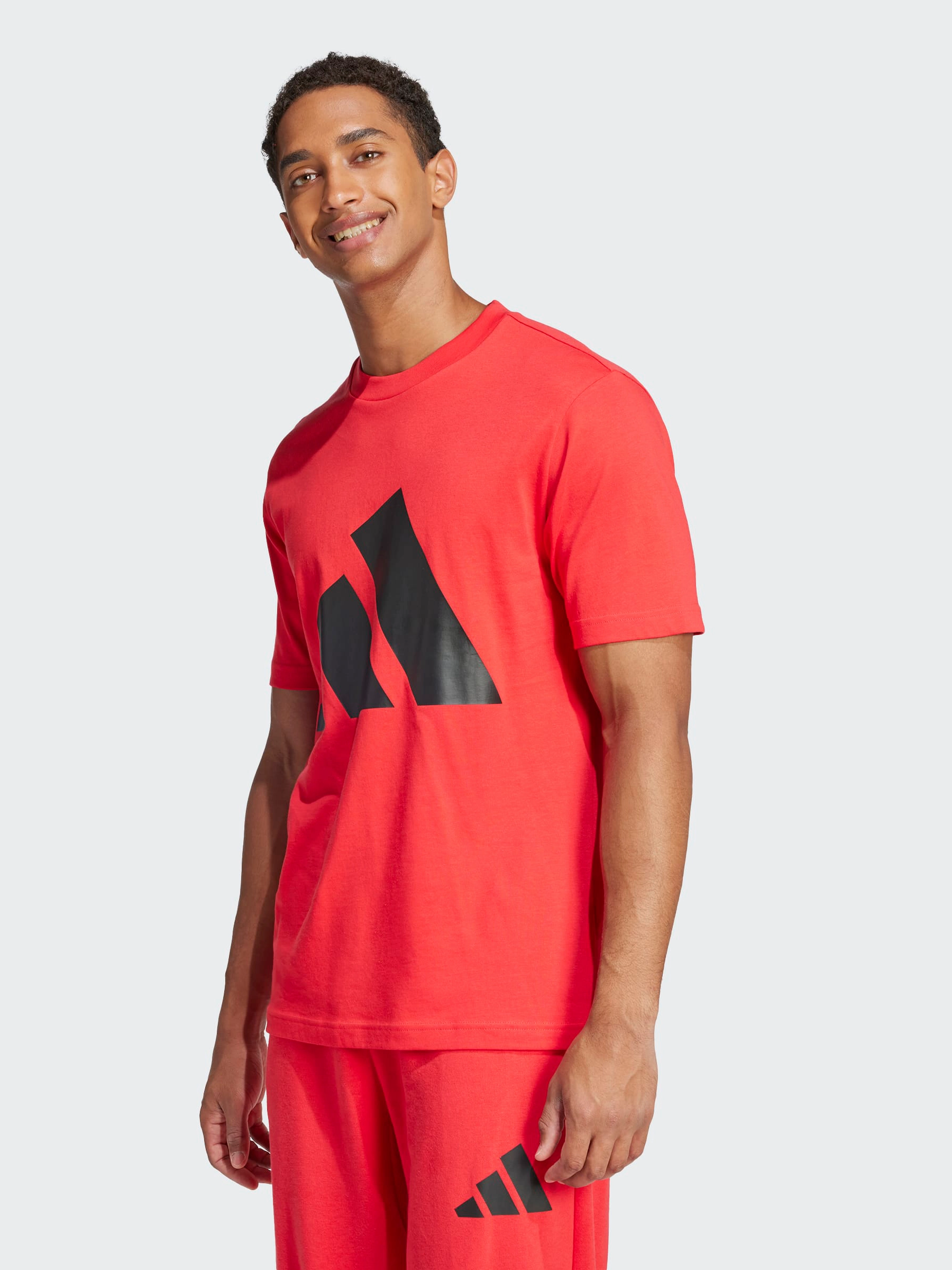 Simple Comfort Wear Bright Color Essentials Big Logo Single Jersey T-Shirt