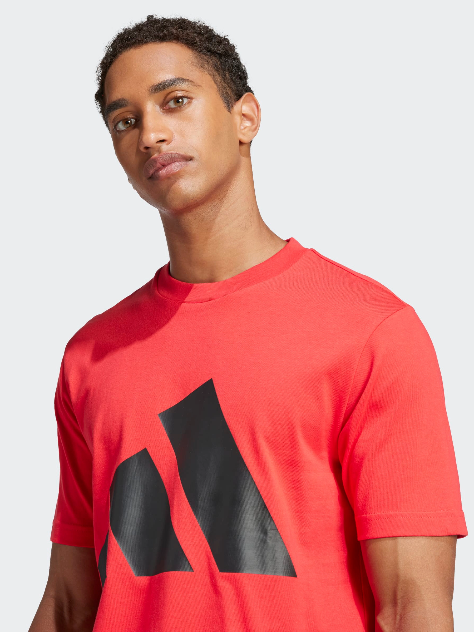 Essentials Big Logo Single Jersey T-Shirt City Outfit casual outing