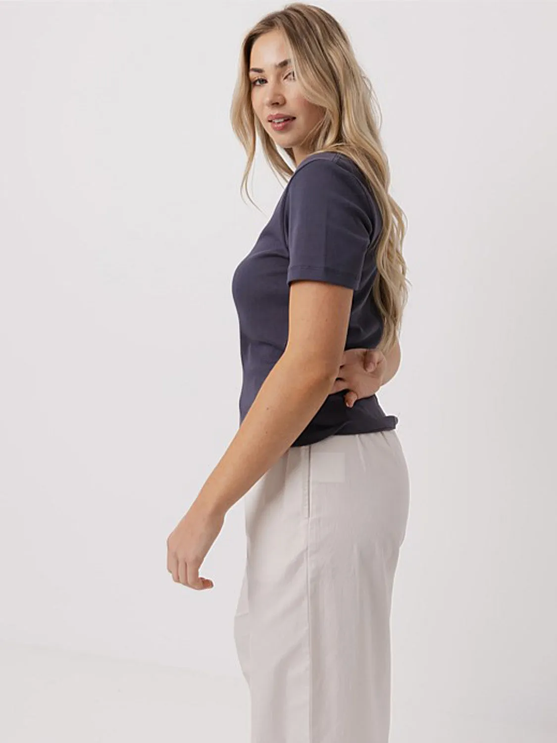 Simple Chic Casual Must-Have Everyday Tee in Midnight