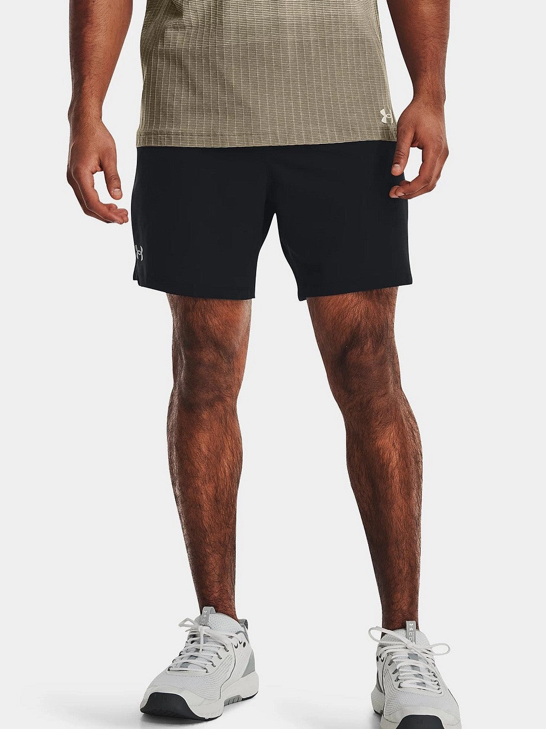 Flatlock stitching Vanish Woven 6" Shorts