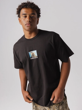 Volcano Graphic Tee Versatile Comfort Style Retro