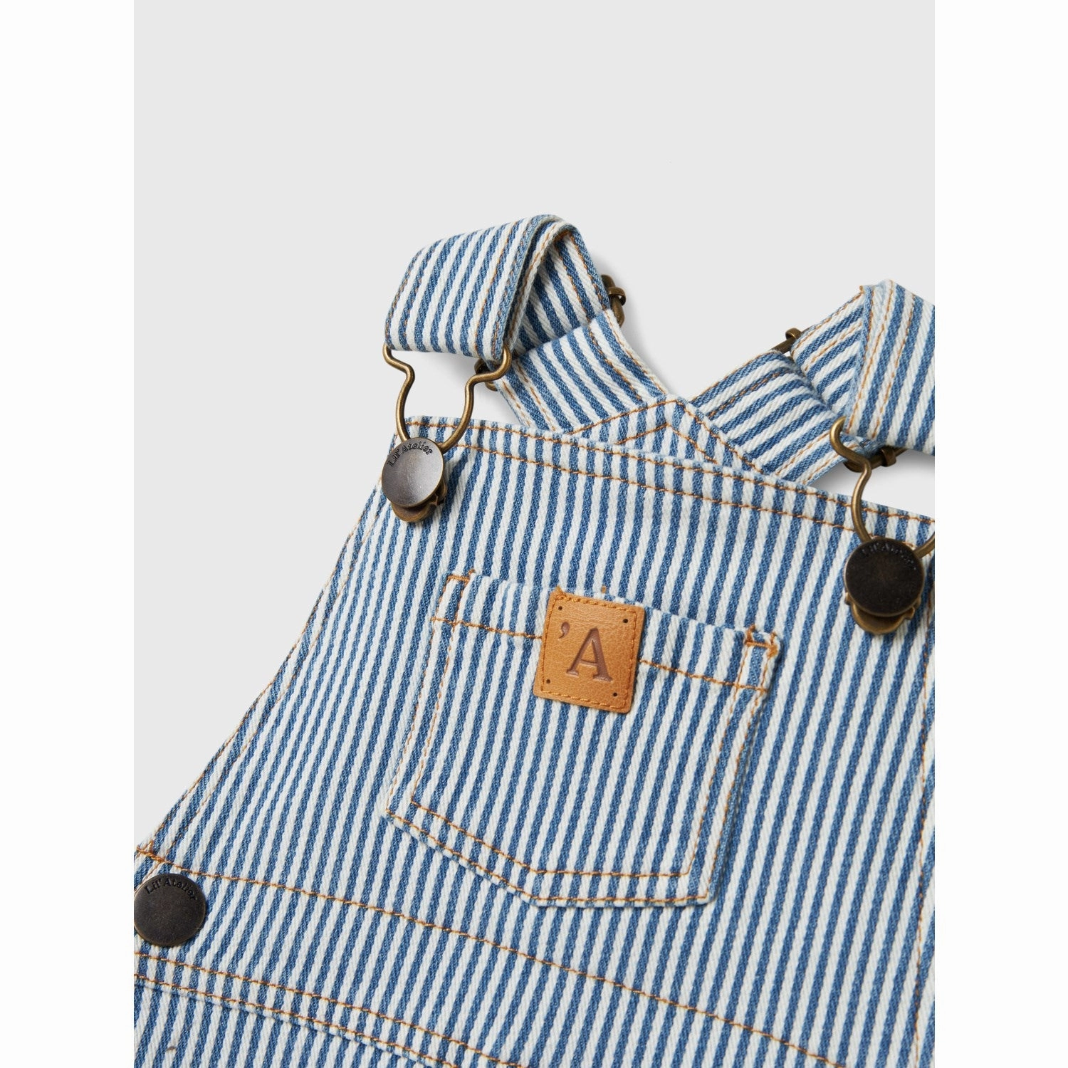 Simple Silhouette Lil'Atelier Zen Blue Coconut Milk Halfdan Shorts Overall