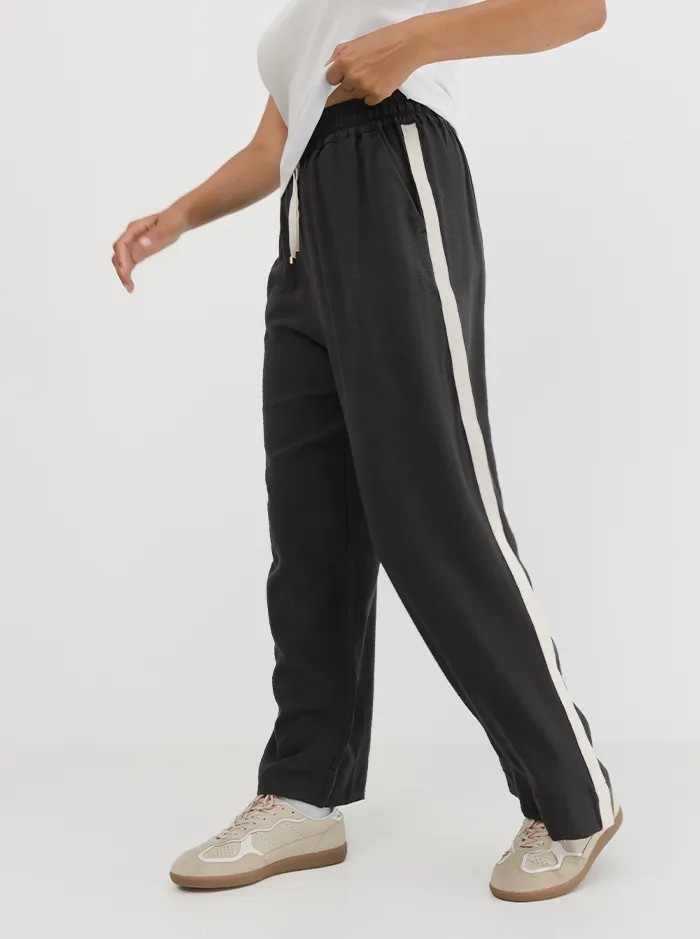 Weekender Pant In Pepper Low Bulk Design