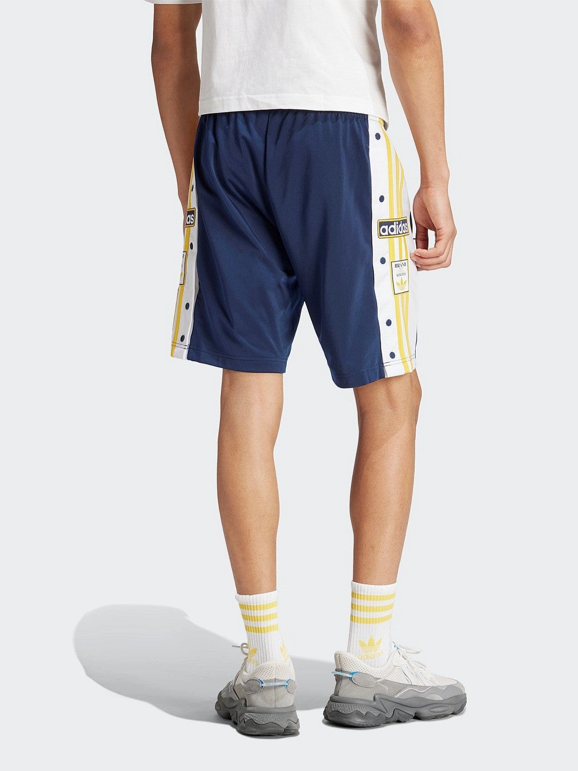 Adibreak Short Mens Street Mood Odor Resistant Treatment