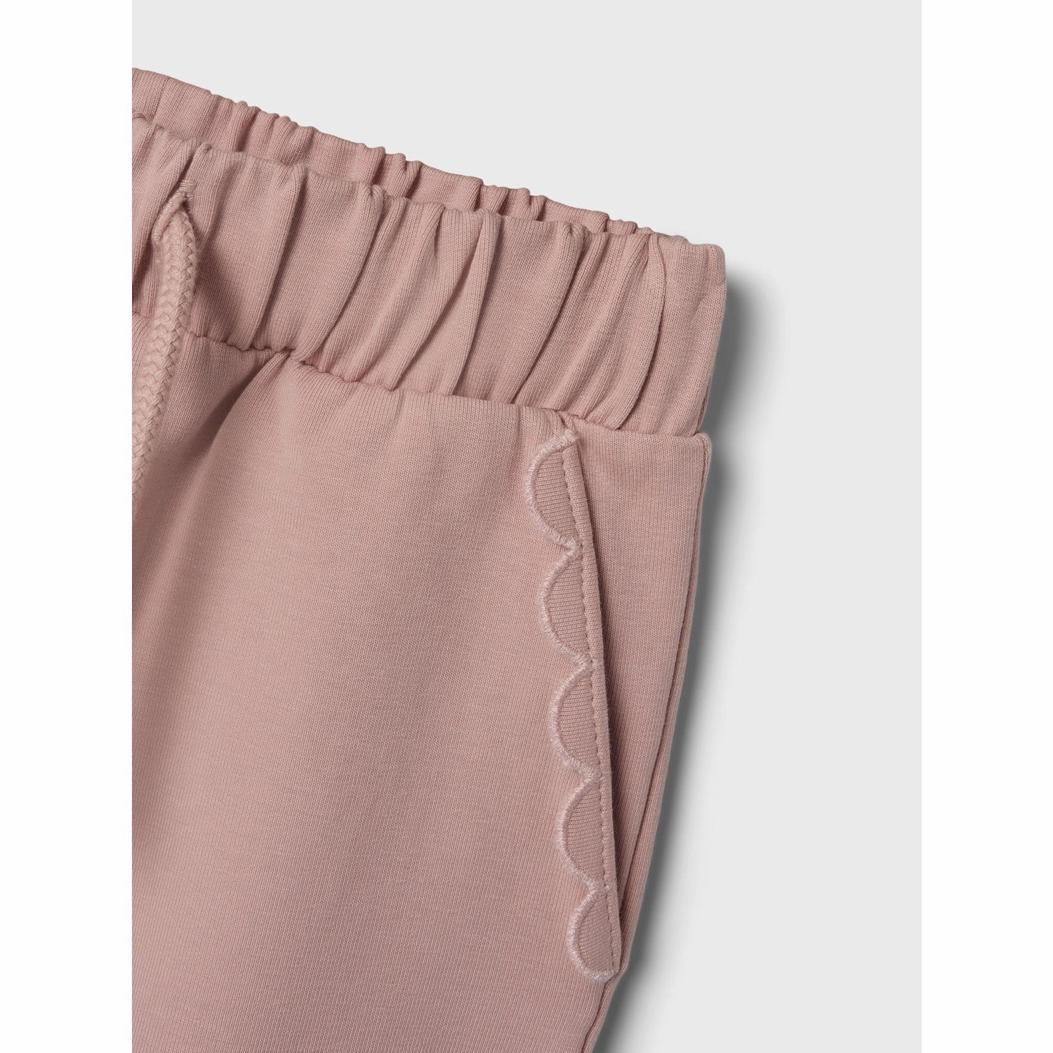 Lil'Atelier Misty Rose Nmfomads Loose Sweat Pants Lil logo venue