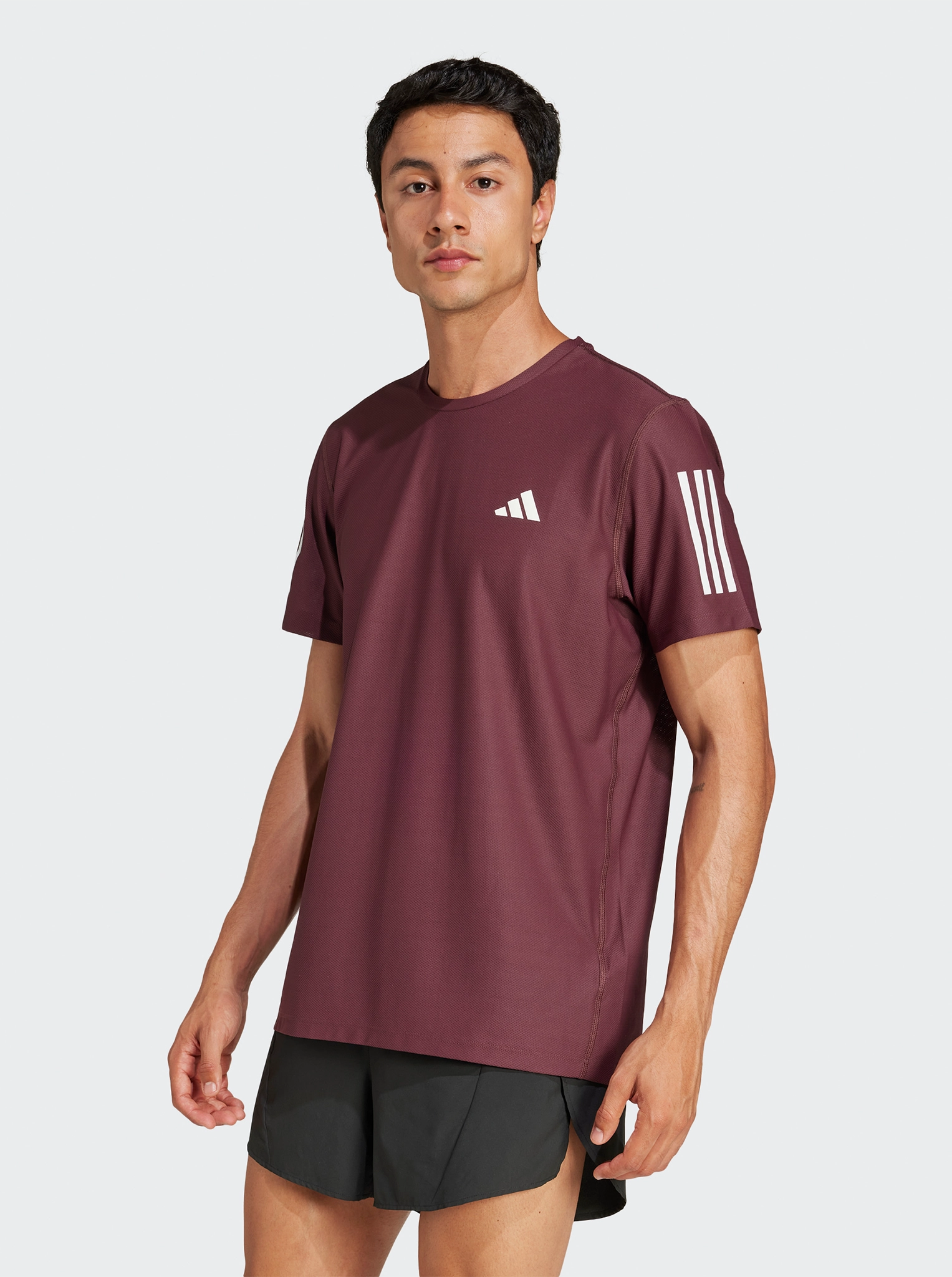 Oversized Silhouette Light Casual Own the Run Badge of Sport Tee