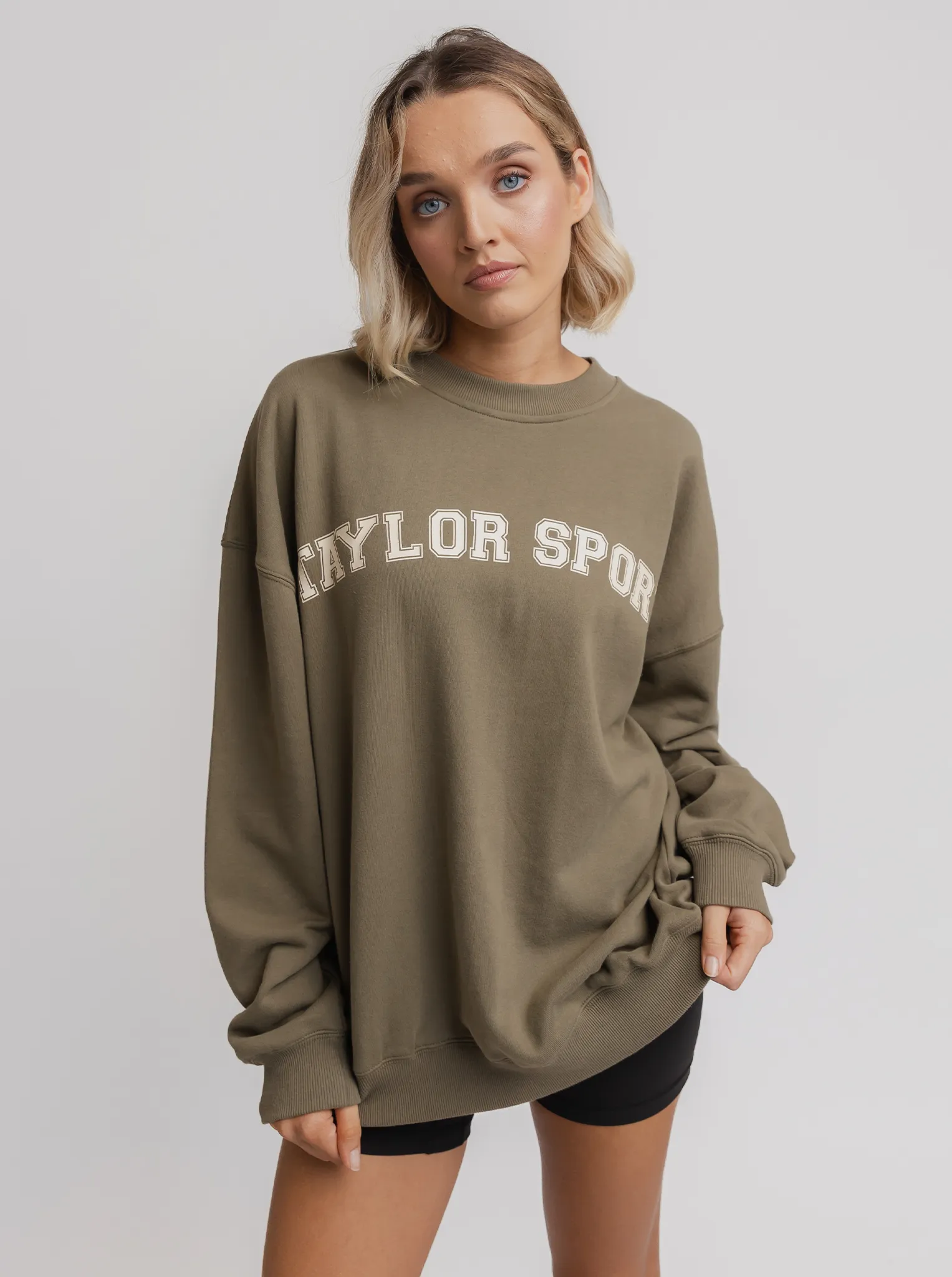 Adjustable Drawstring Hood Heritage Crew in Olive