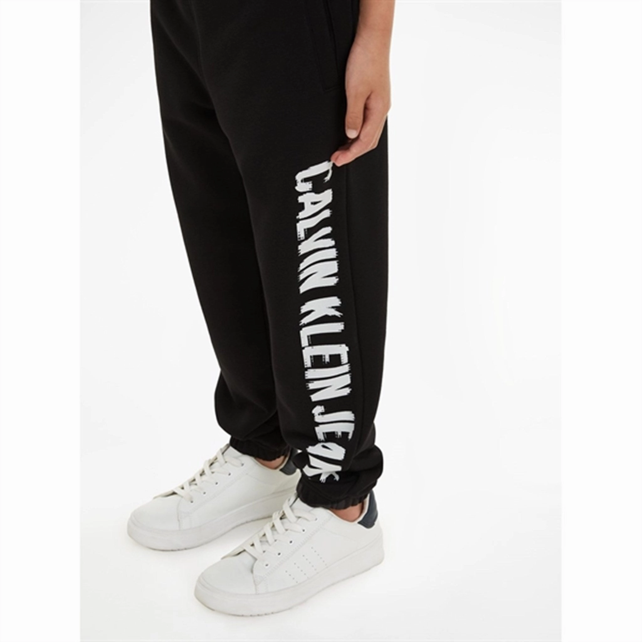 High-Quality Materials organic materials Calvin Klein Pixel Logo Relaxed Sweatpants Ck Black