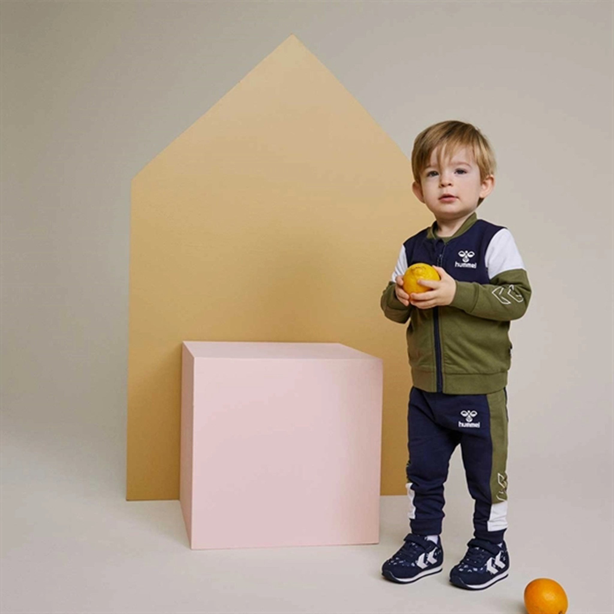 Soap nutrition Hummel Black Iris Finn Sweatpants