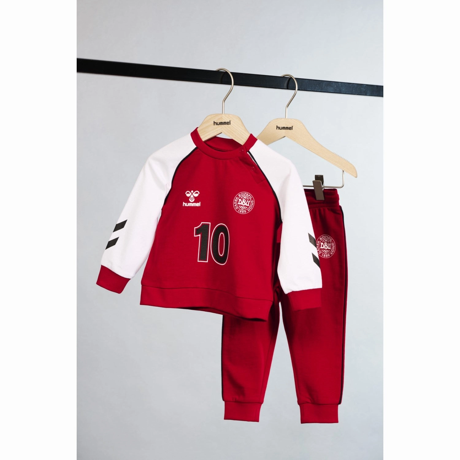 Hummel Chili Pepper DBU Gameday Crewsuit billiards hall Smooth Texture