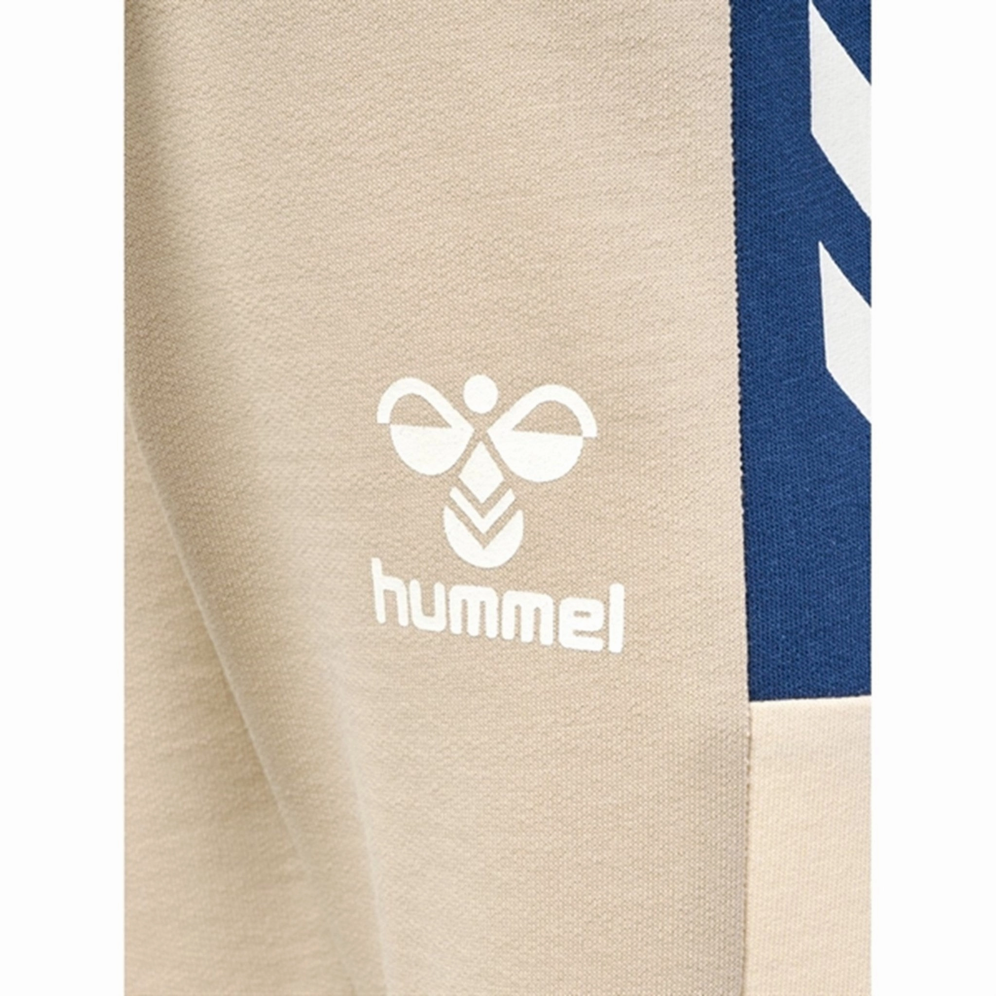 Hummel Silver Lining Skye Sweatpants look