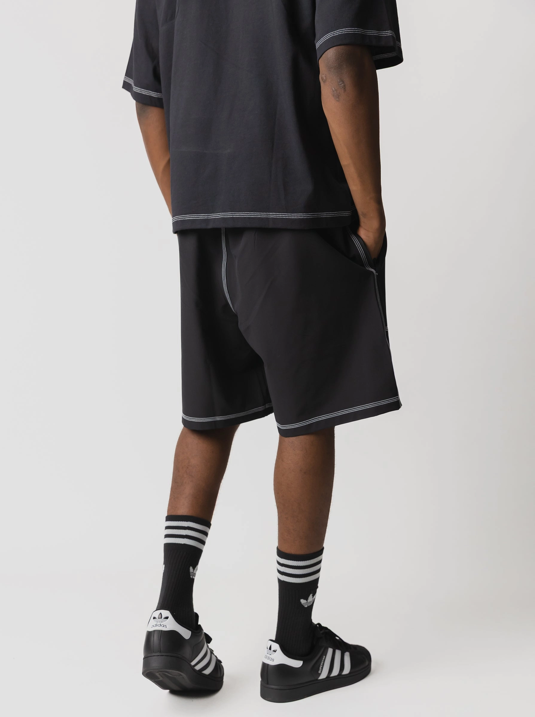 On Trend Trefoil Essentials Shorts