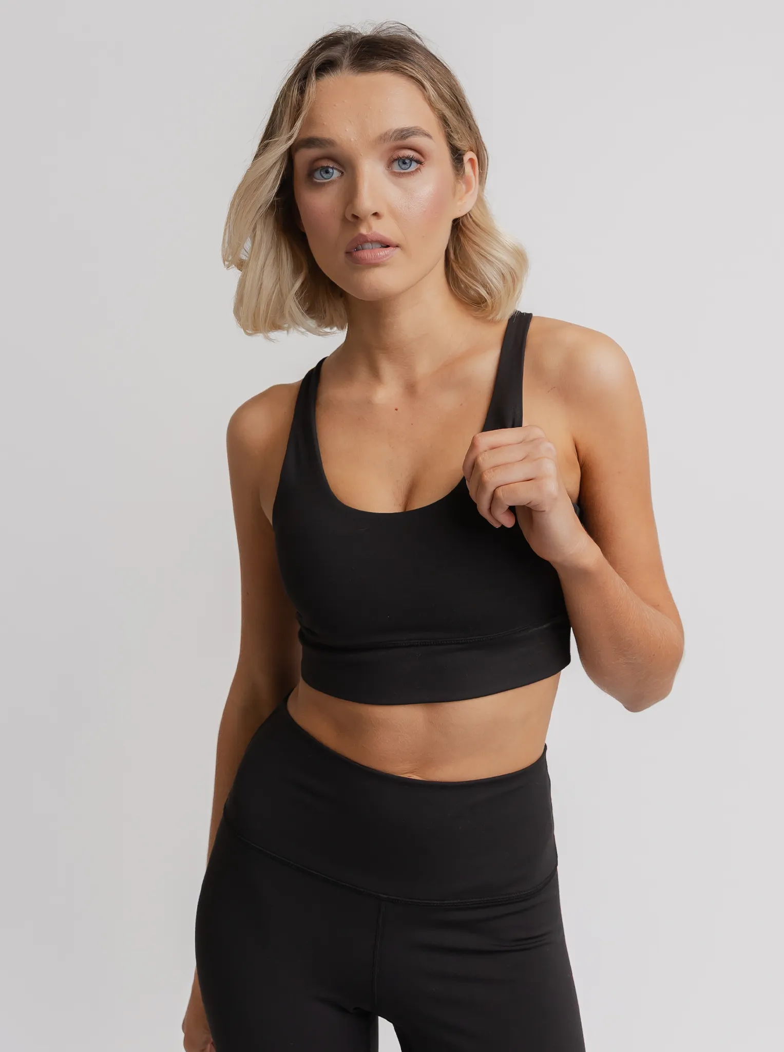 Pilates outfit Spaghetti straps Elevate Bra in Black