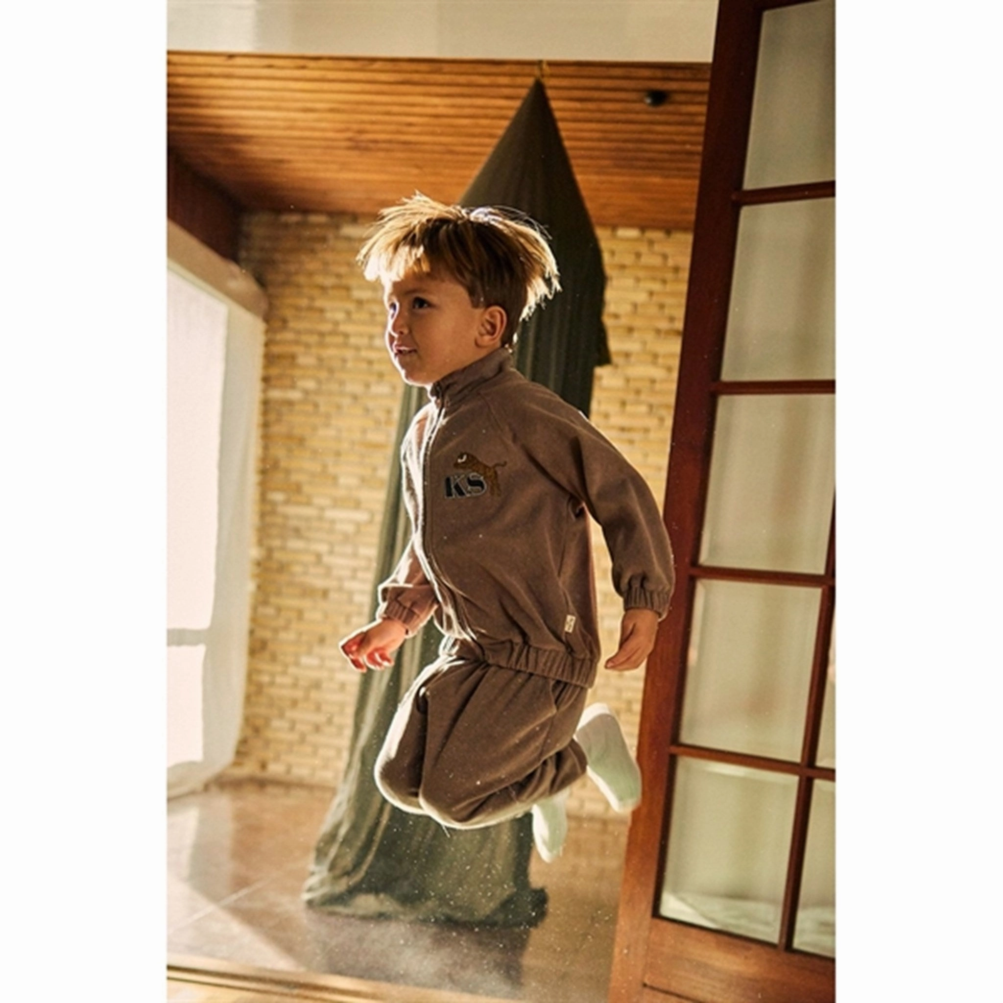 Konges Sl?jd Desert Taupe Itty Joggers Flexible Midsole Design Easy to move in