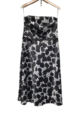 LBD Bandeau Dress (Size (XL) Flowing Lines