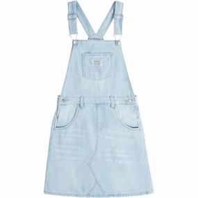 Levi's Classic Skirtall Doubt It Outdoor Outfit