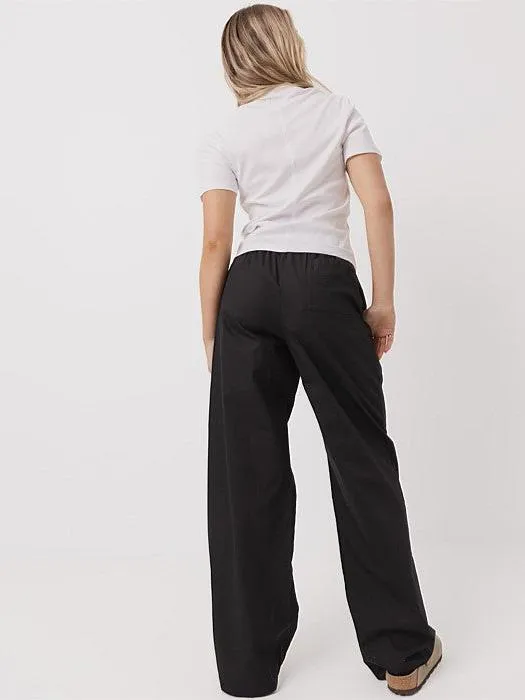 Rubberized Hem Comfy Stretch Everyday Pants in Black