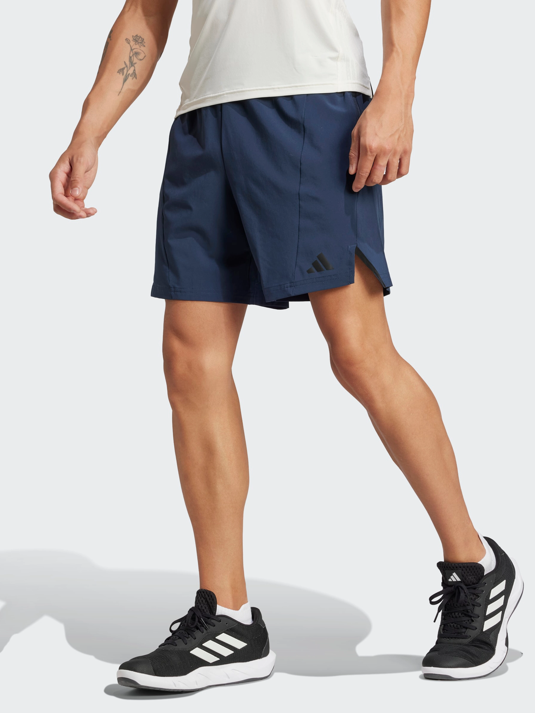 D4T Workout Short stripe design