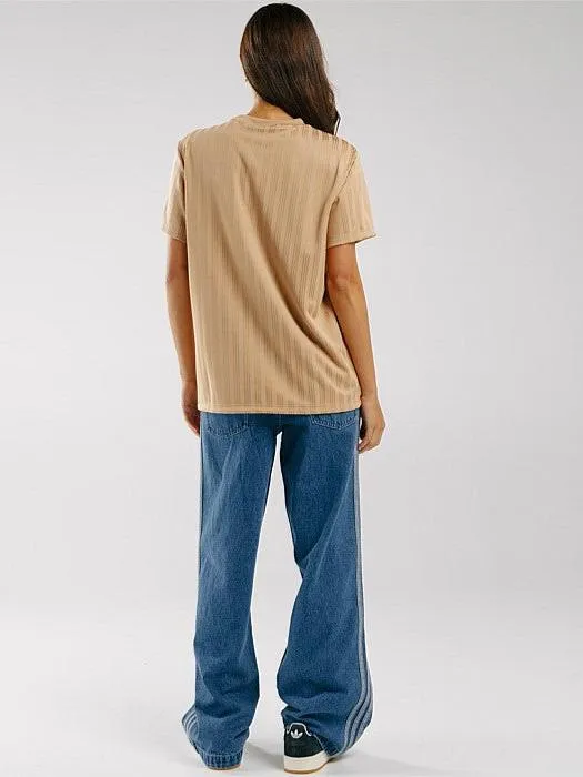 Linear Graphic Boyfriend T-Shirt OversizedSilhouette