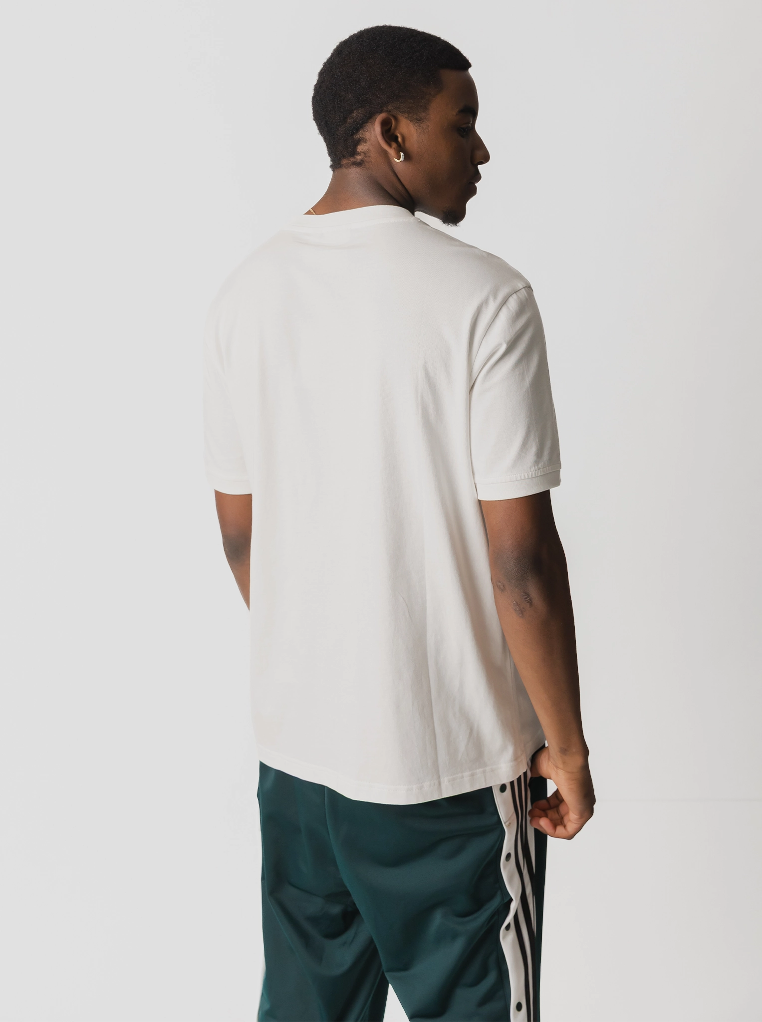Versatile and Stylish Active Layering Loose 2000s Cali Tee